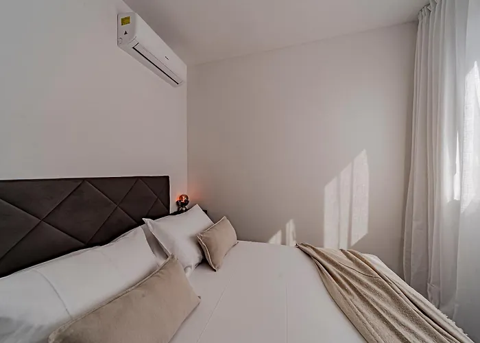 Penthouse Optimum 아파트 코츌라