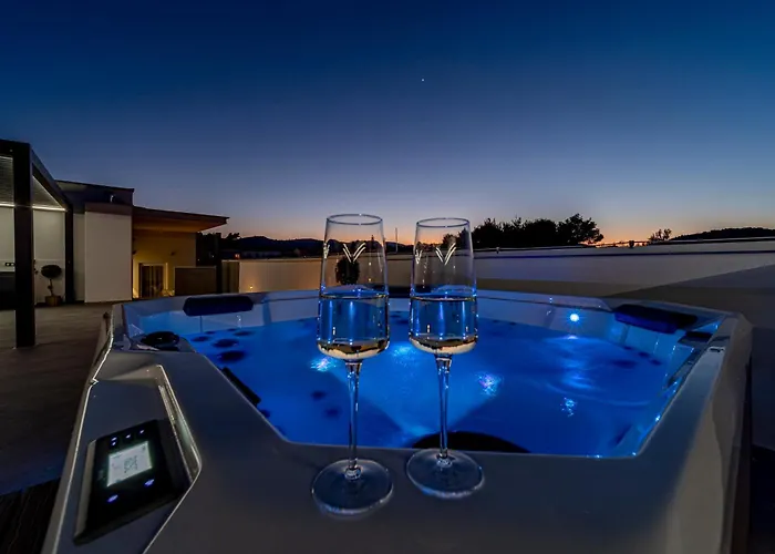 Penthouse Optimum * Κόρτσουλα